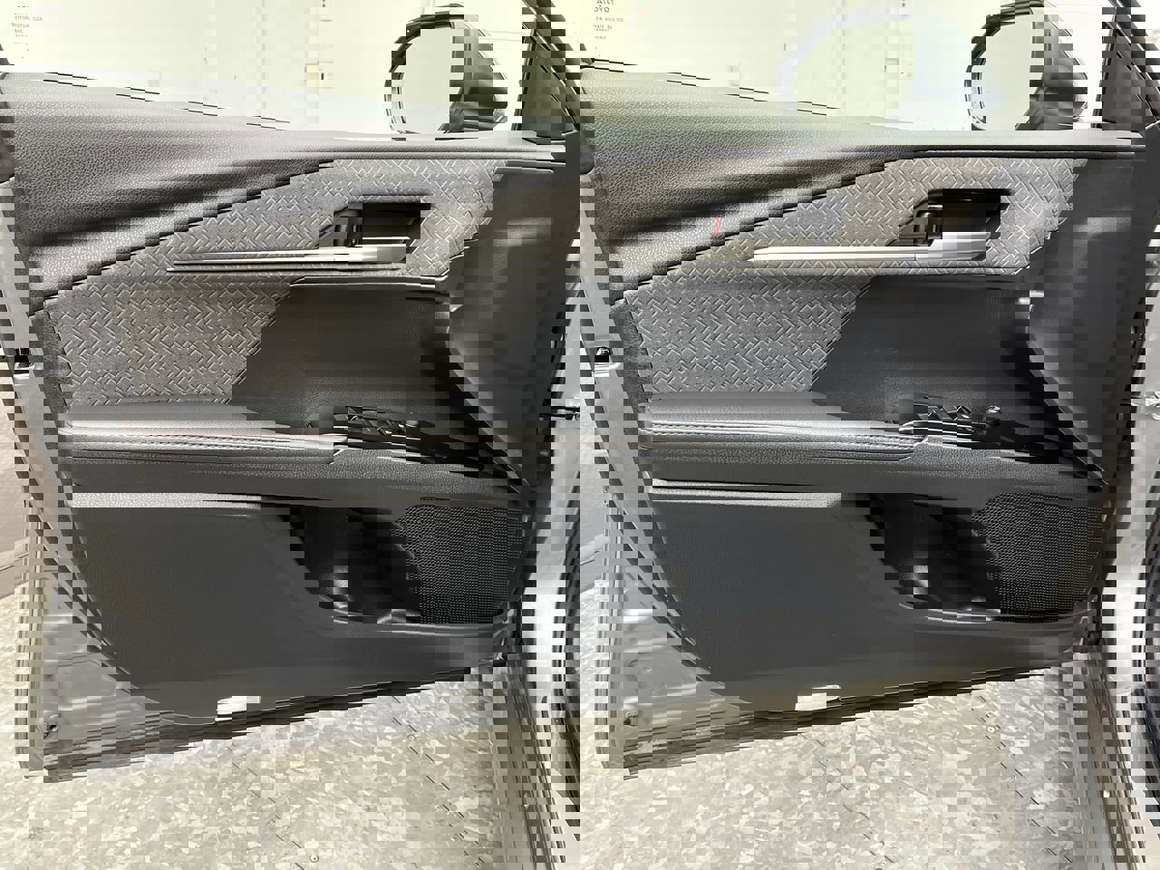 Used 2025 Toyota Camry XLE image 7