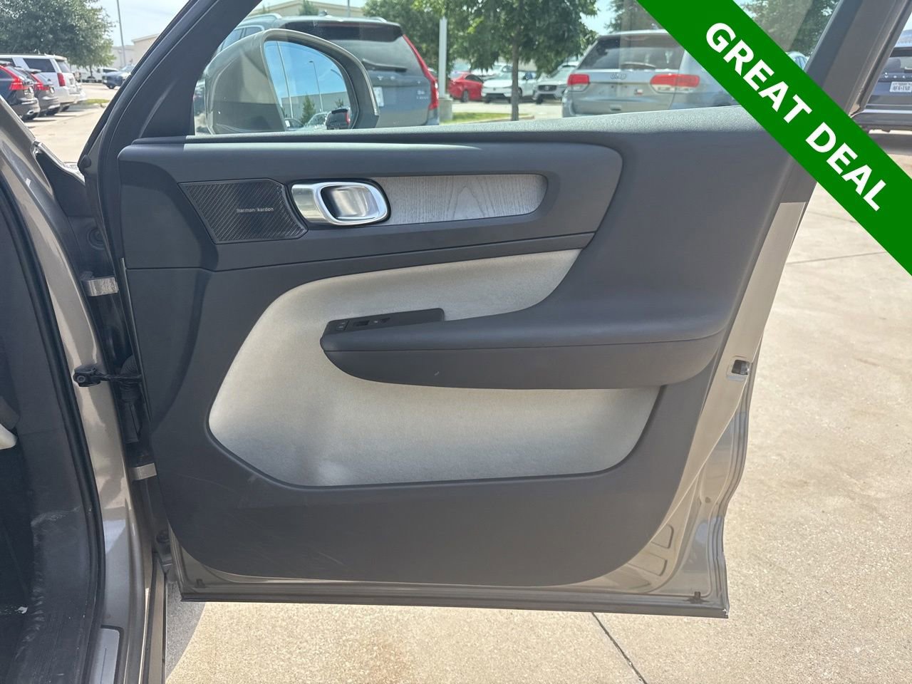 Used 2022 Volvo XC40 T5 Inscription w/ Advanced Package AWD/4WD image 10