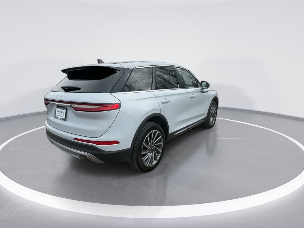 Used 2025 Lincoln Corsair Reserve image 8