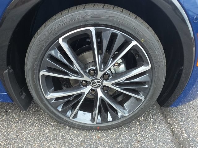 New 2026 Toyota Prius Limited w/ Limited Premium Package FWD image 11