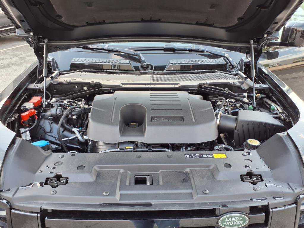 Certified 2025 Land Rover Defender 110 S image 9