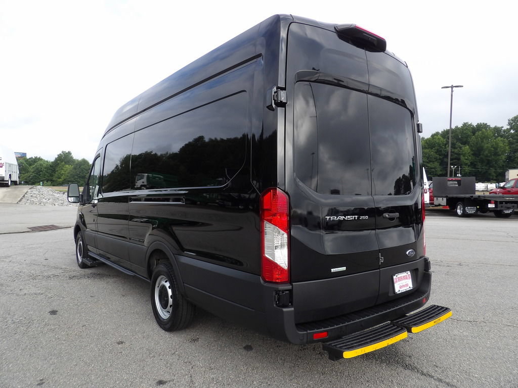 Used 2023 Ford Transit 250 148 High Roof Extended w/ Load Area Protection Package RWD image 5