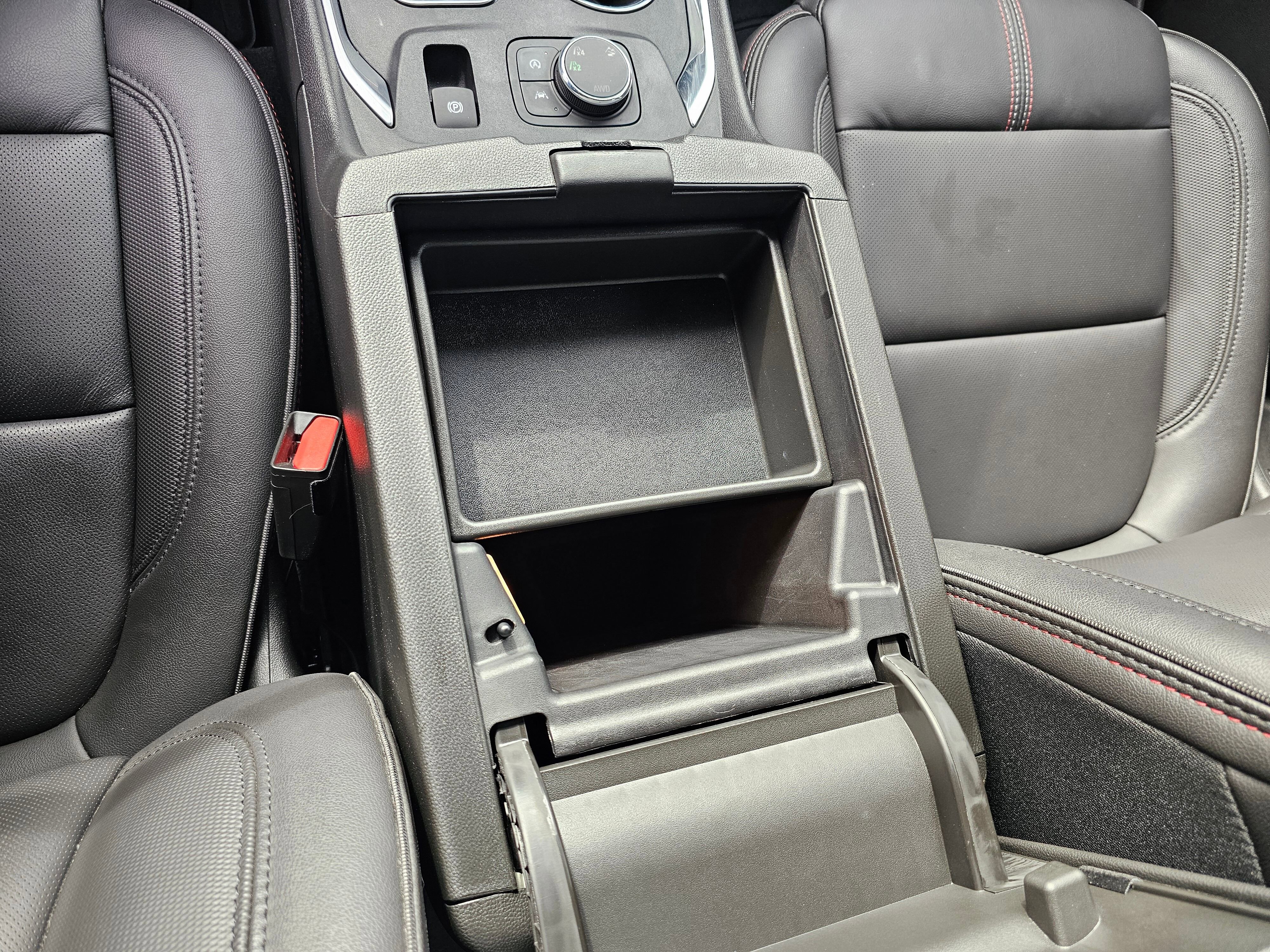 Used 2023 Chevrolet Traverse RS image 57