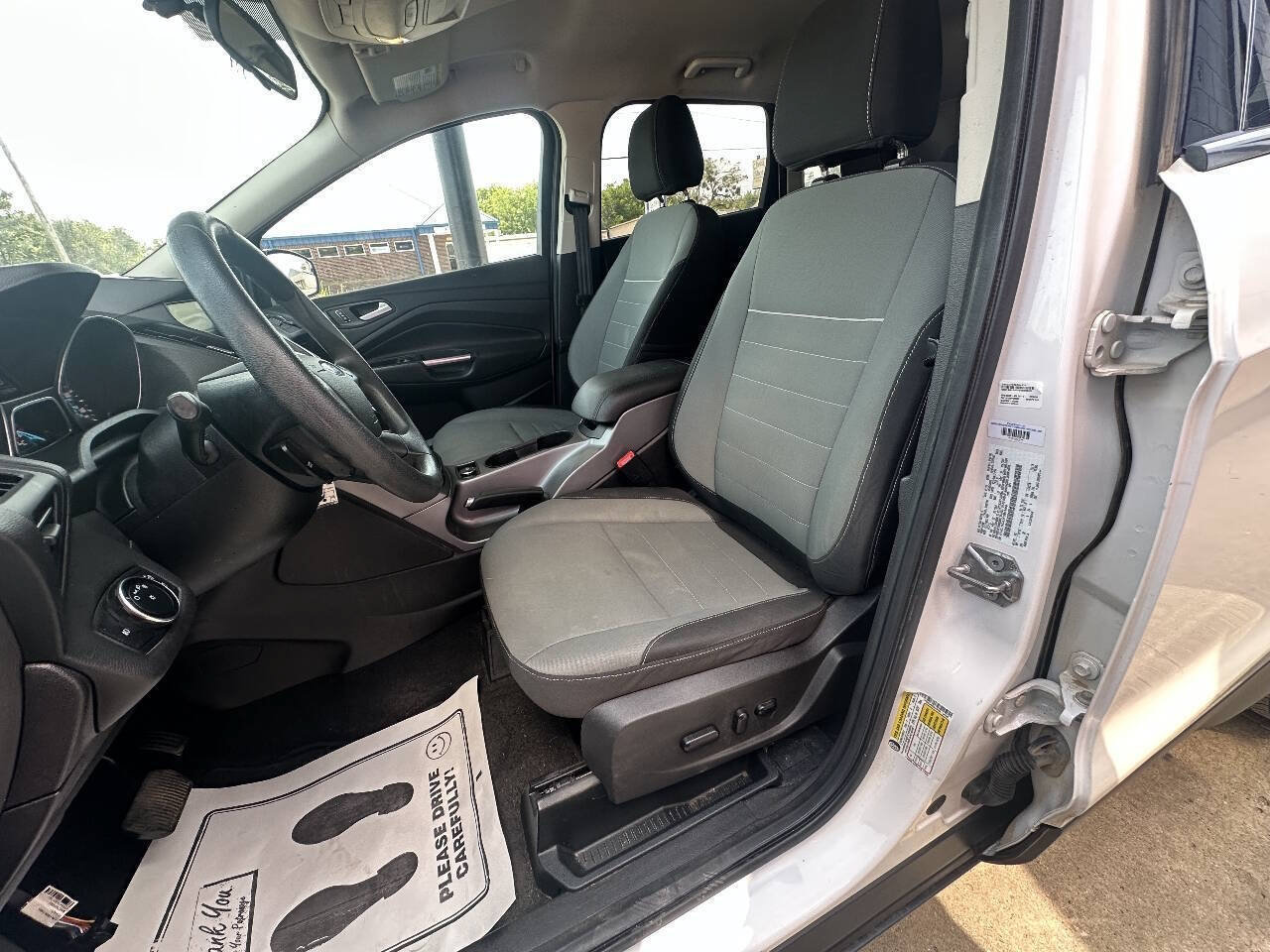 Used 2015 Ford Escape SE w/ Equipment Group 201A AWD/4WD image 16
