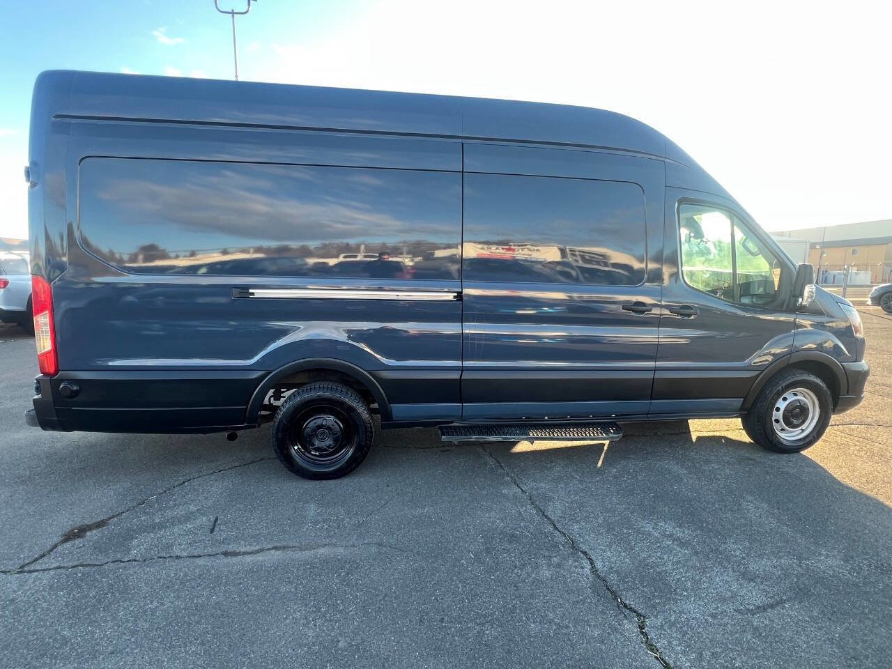 Used 2020 Ford Transit 250 148 High Roof Extended image 5