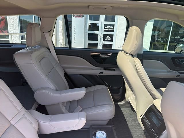 Used 2024 Lincoln Aviator Reserve w/ Equipment Group 201A AWD/4WD image 13