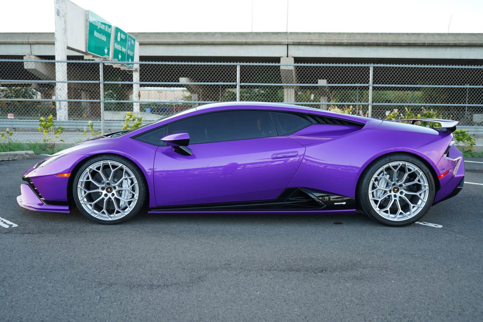 Used 2024 Lamborghini Huracan Tecnica image 2