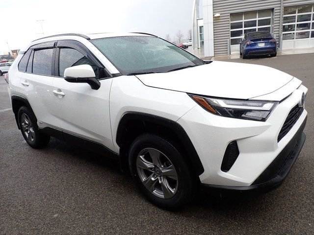 Used 2024 Toyota RAV4 XLE w/ Convenience Package image 10
