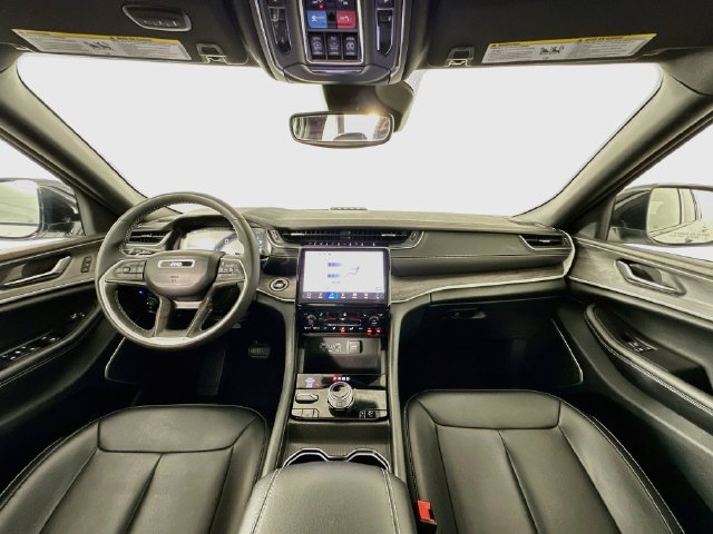Used 2024 Jeep Grand Cherokee Limited 4xe AWD/4WD image 3