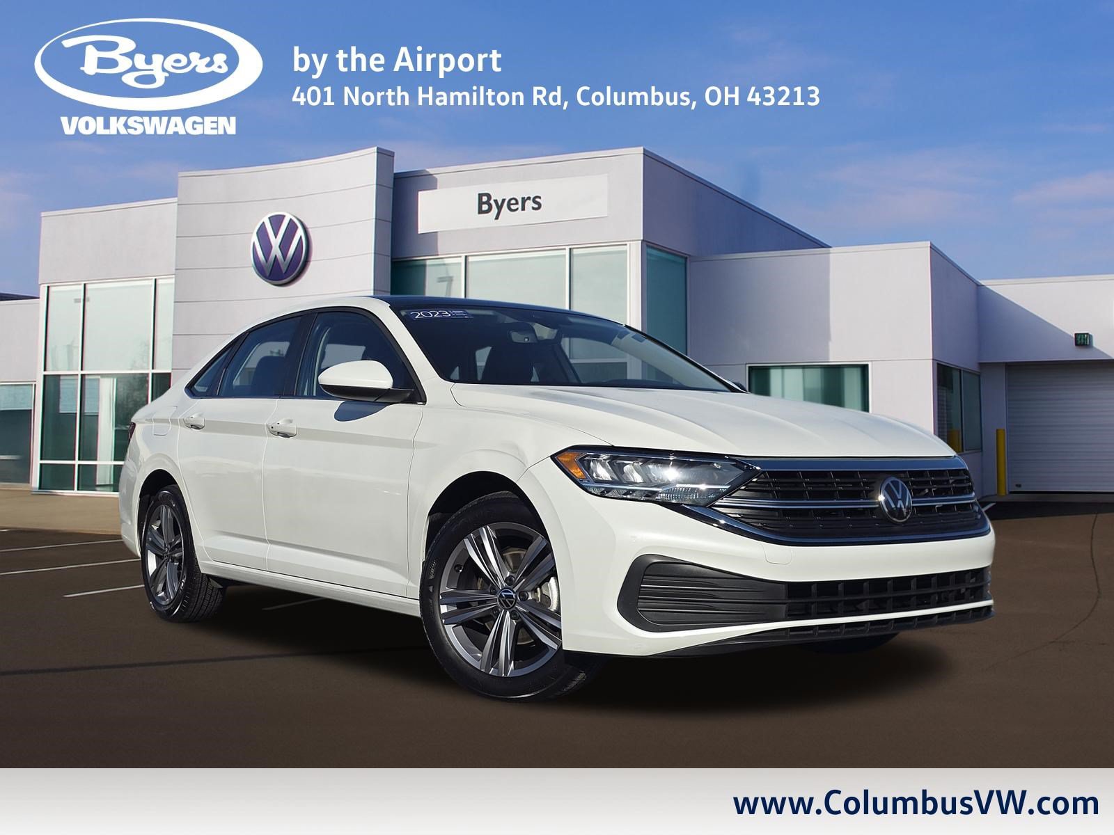 Used 2023 Volkswagen Jetta SE w/ Panoramic Sunroof Package
