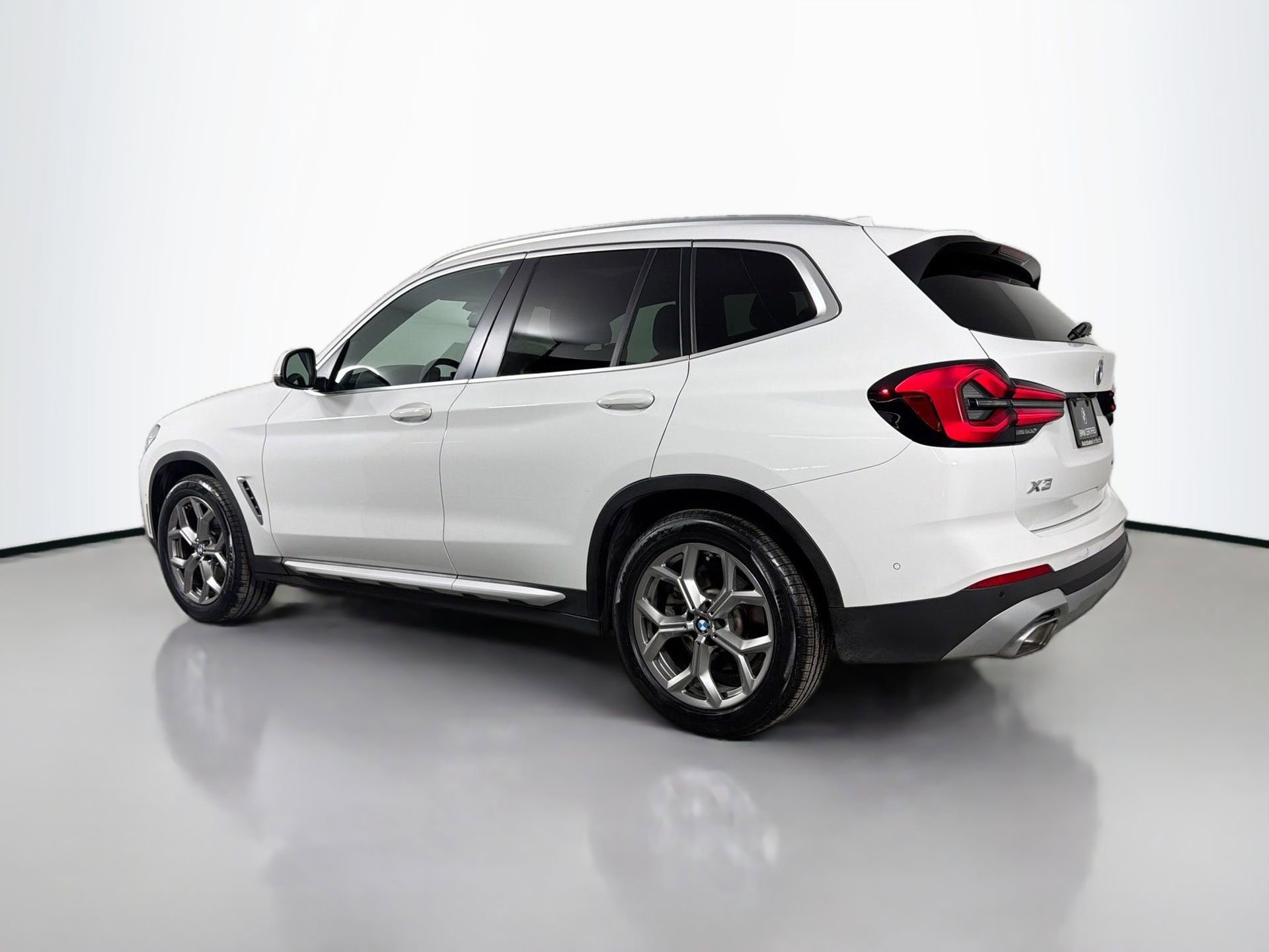 Certified 2024 BMW X3 xDrive30i w/ Convenience Package image 8