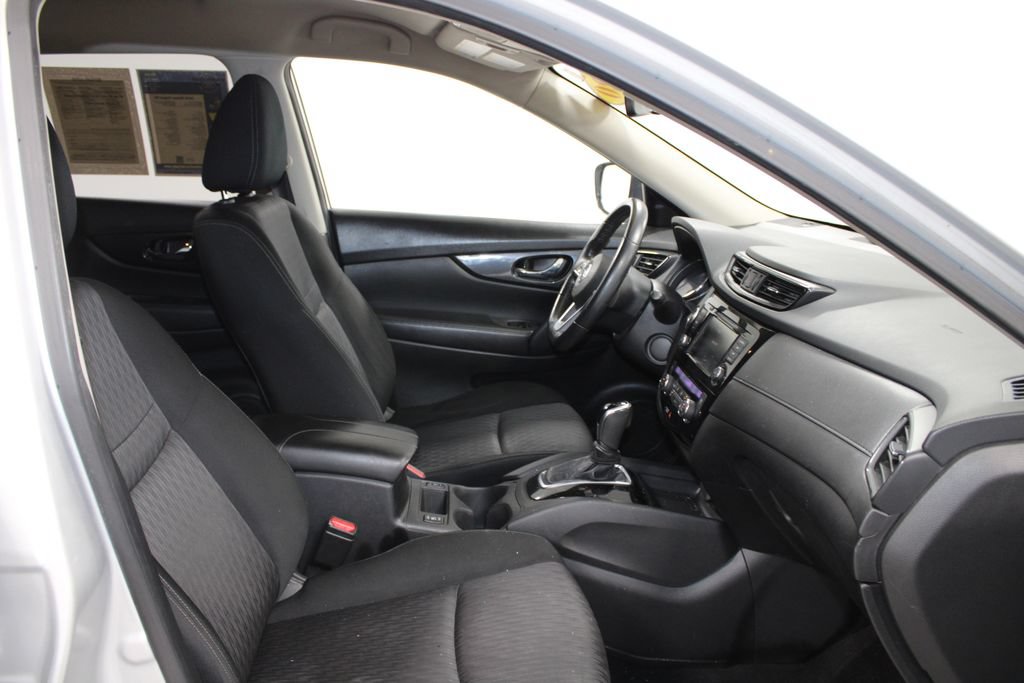 Used 2020 Nissan Rogue SV AWD/4WD image 25