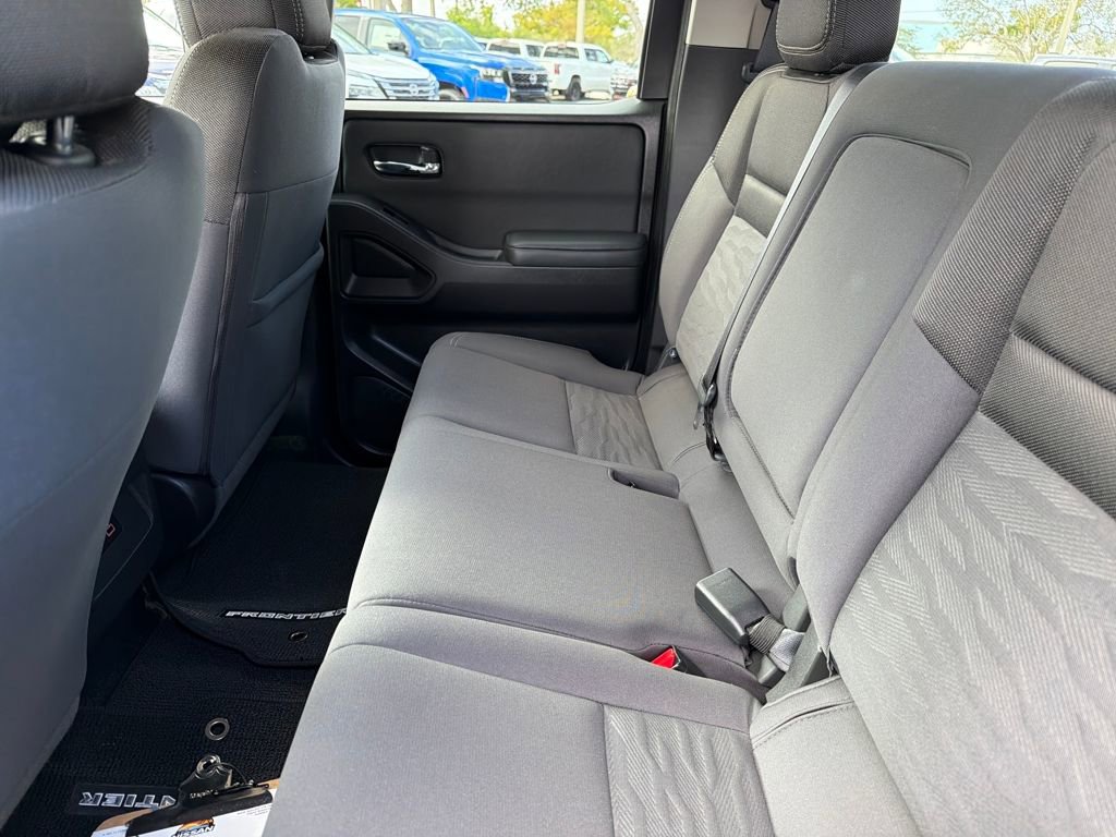 Used 2023 Nissan Frontier SV w/ Technology Package image 31