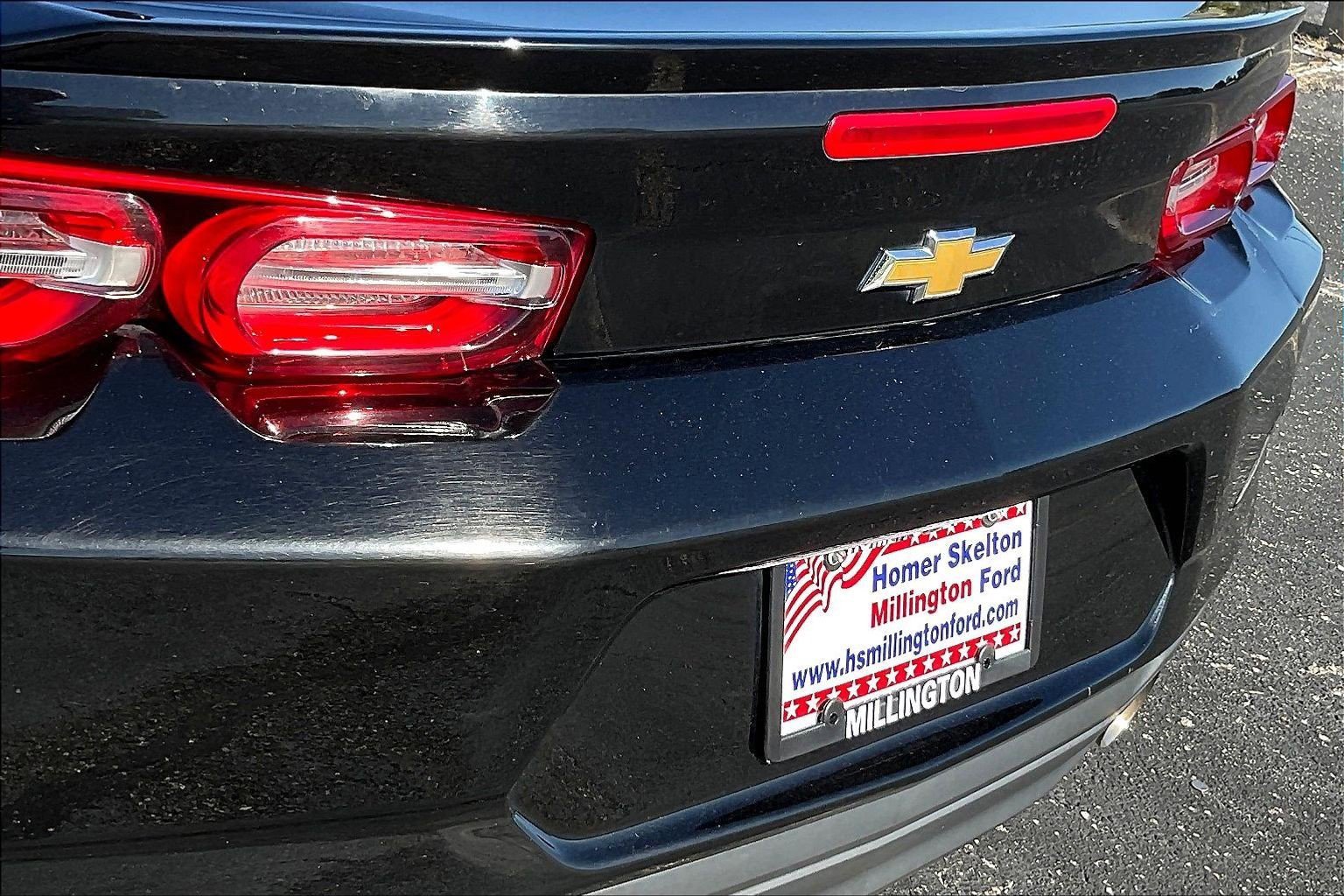 Used 2021 Chevrolet Camaro LS image 27