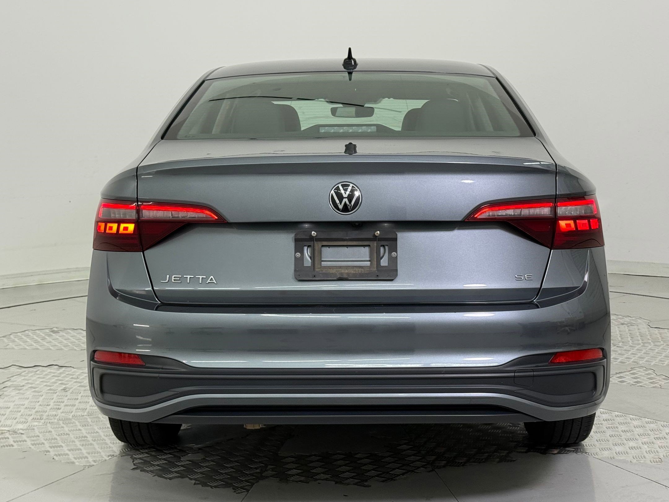 Used 2024 Volkswagen Jetta SE image 10