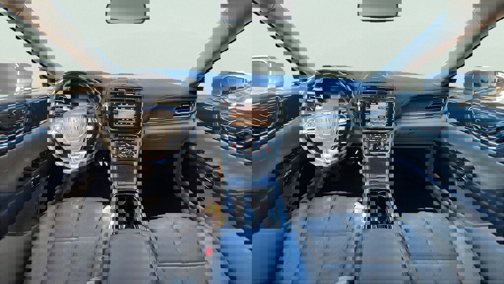 Used 2018 Lincoln Continental Select image 9