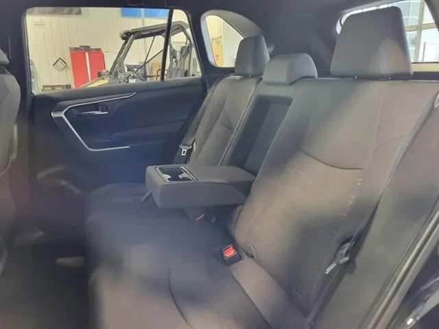 Used 2023 Toyota RAV4 SE AWD/4WD image 14