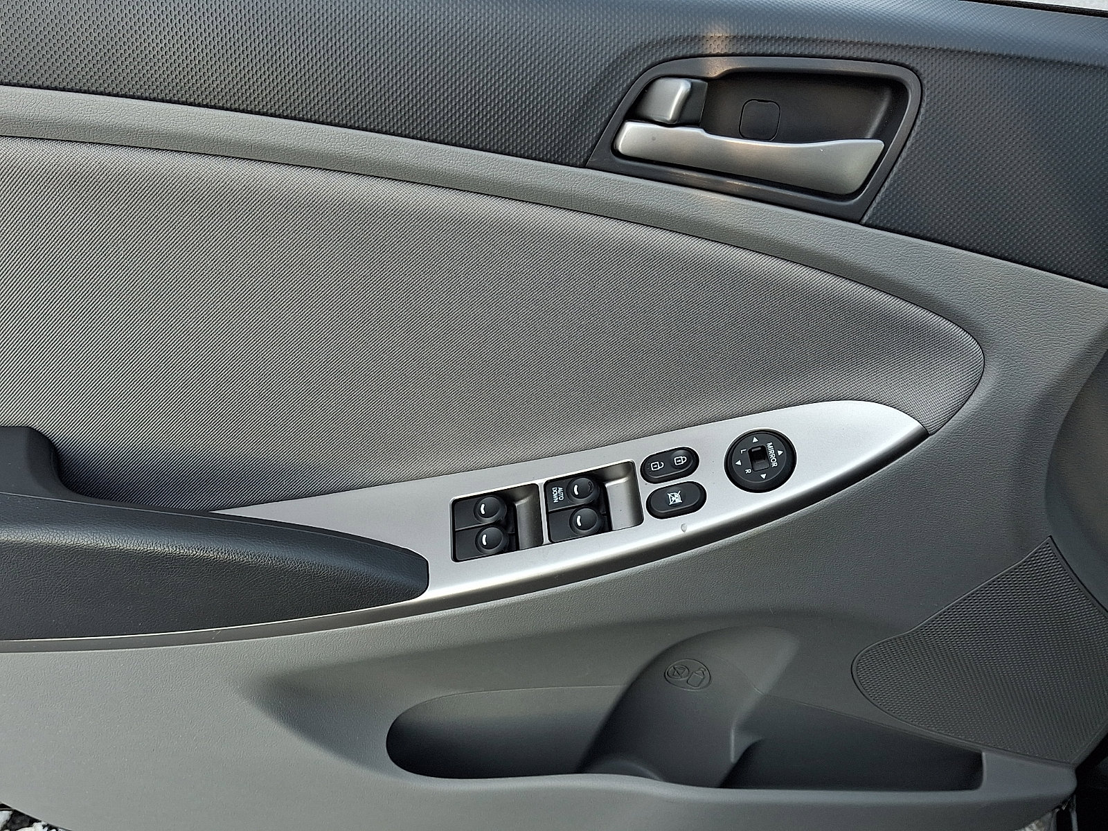 Used 2016 Hyundai Accent SE image 14