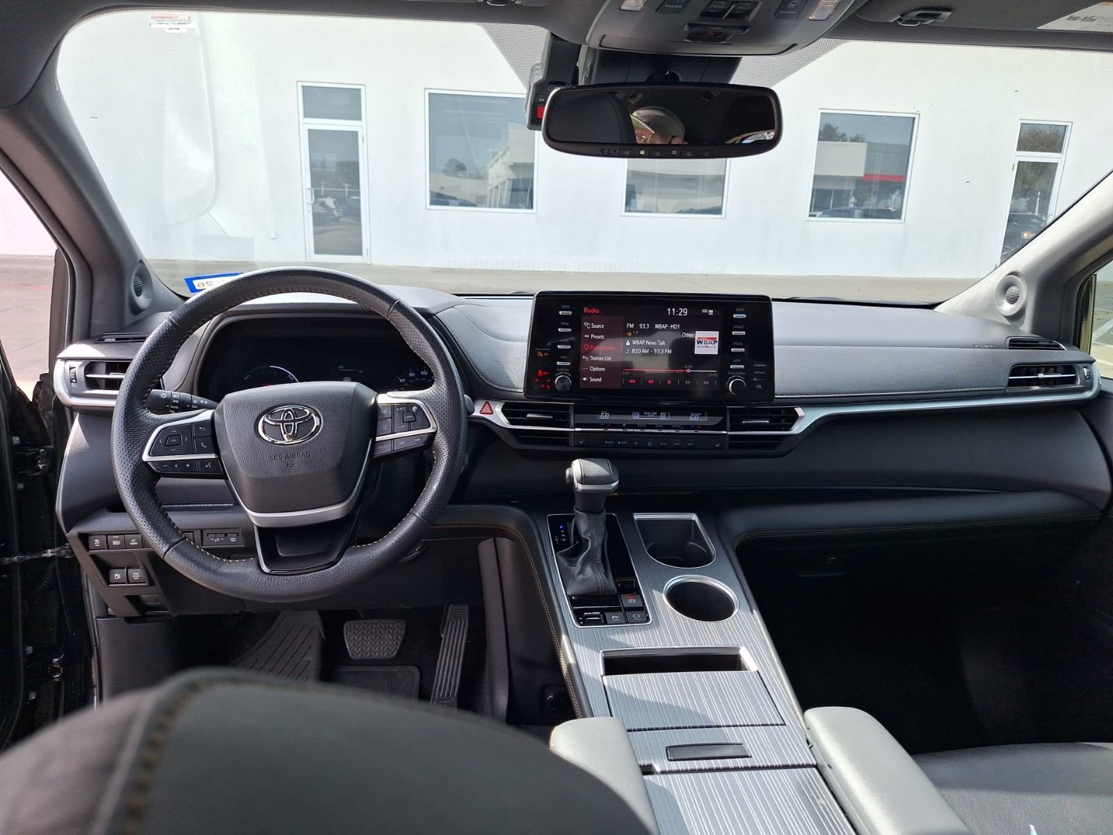 Used 2024 Toyota Sienna XLE Woodland Edition image 19