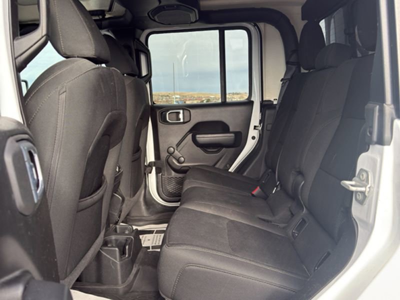 Certified 2022 Jeep Gladiator Sport image 11