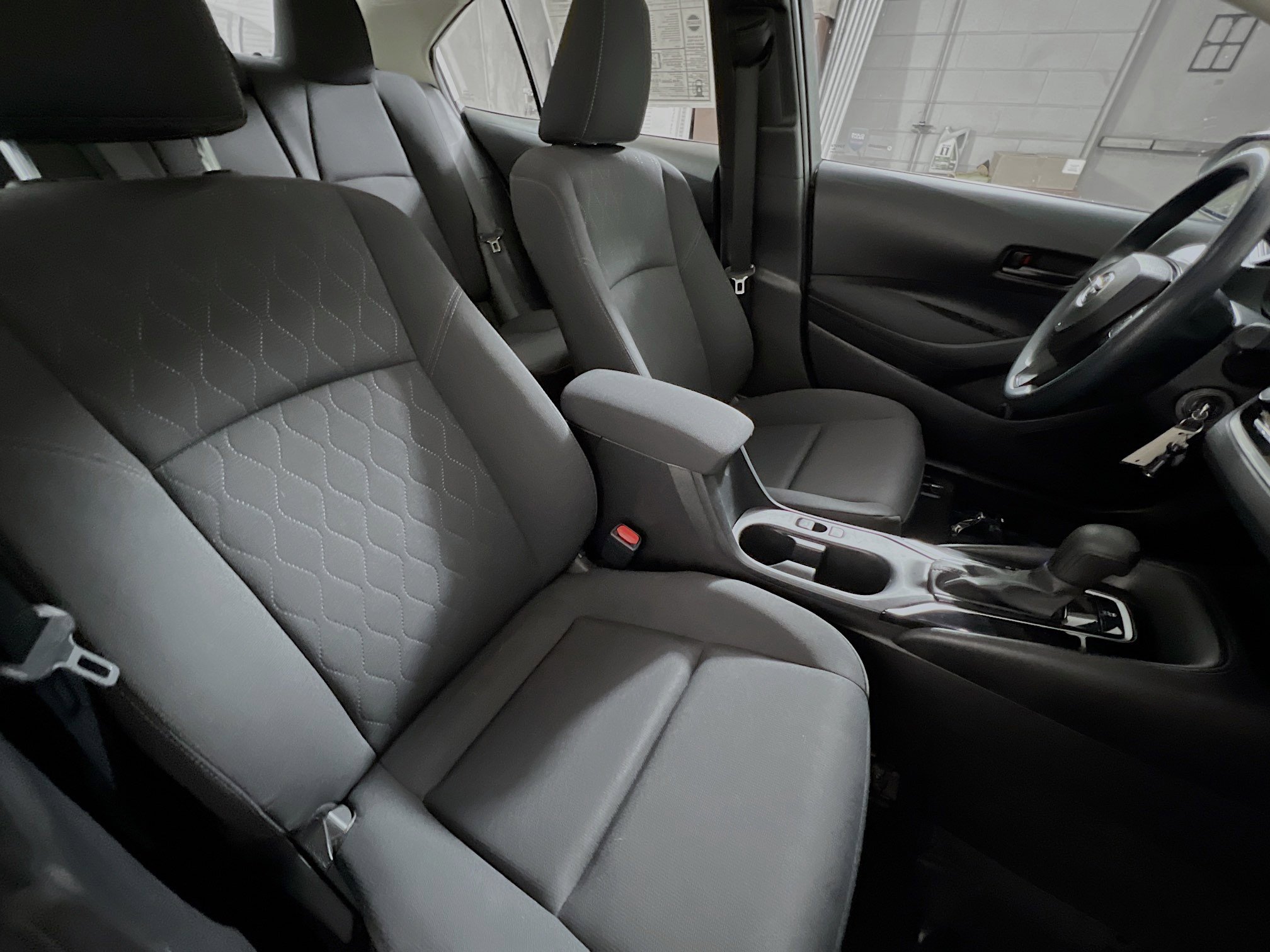 Used 2024 Toyota Corolla LE image 30