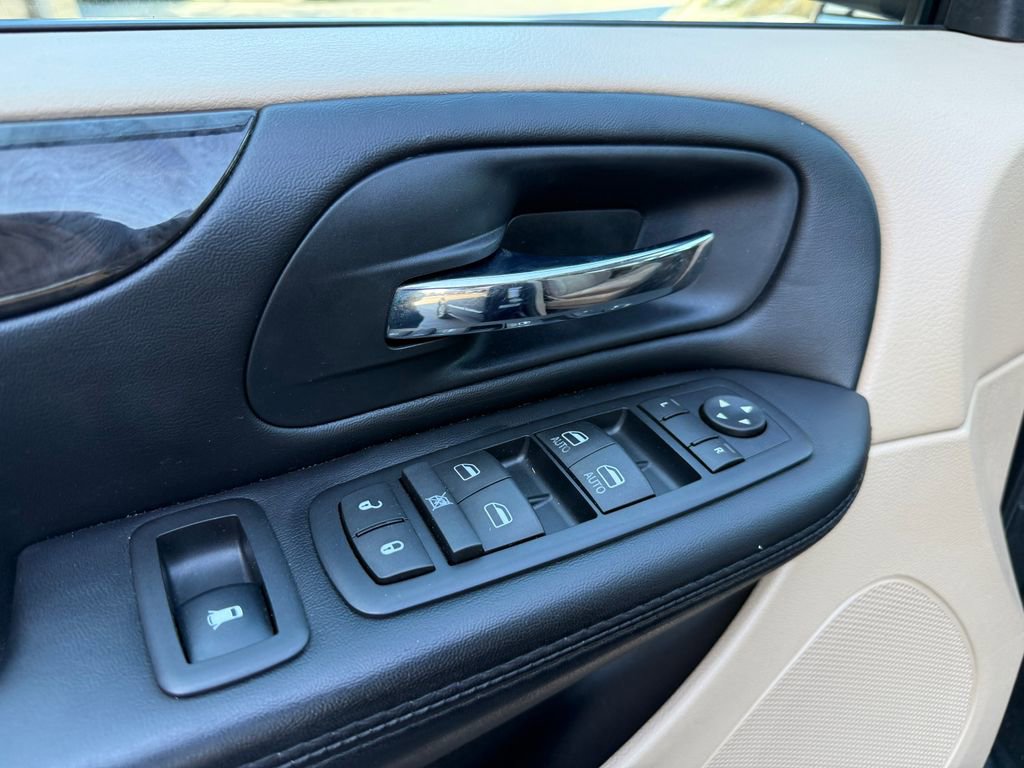 Used 2016 Dodge Grand Caravan SE w/ Quick Order Package 29E SE image 15