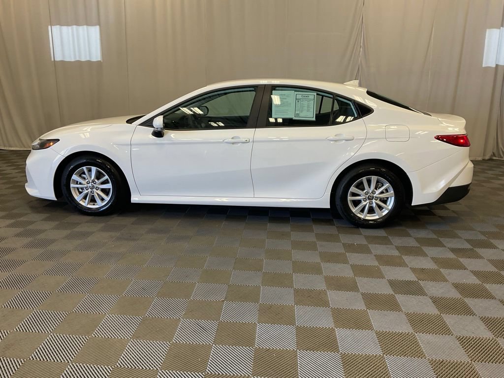 Used 2026 Toyota Camry LE w/ Convenience Package FWD image 14