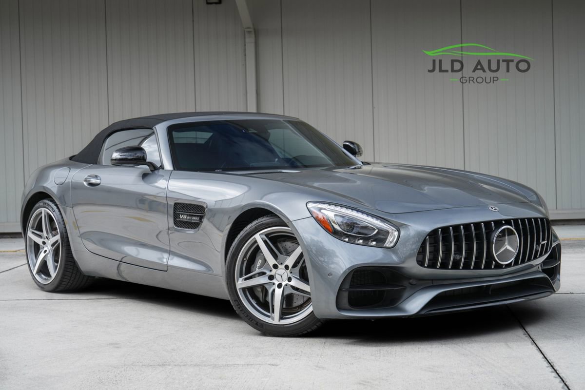 Used 2019 Mercedes-Benz AMG GT Roadster image 2