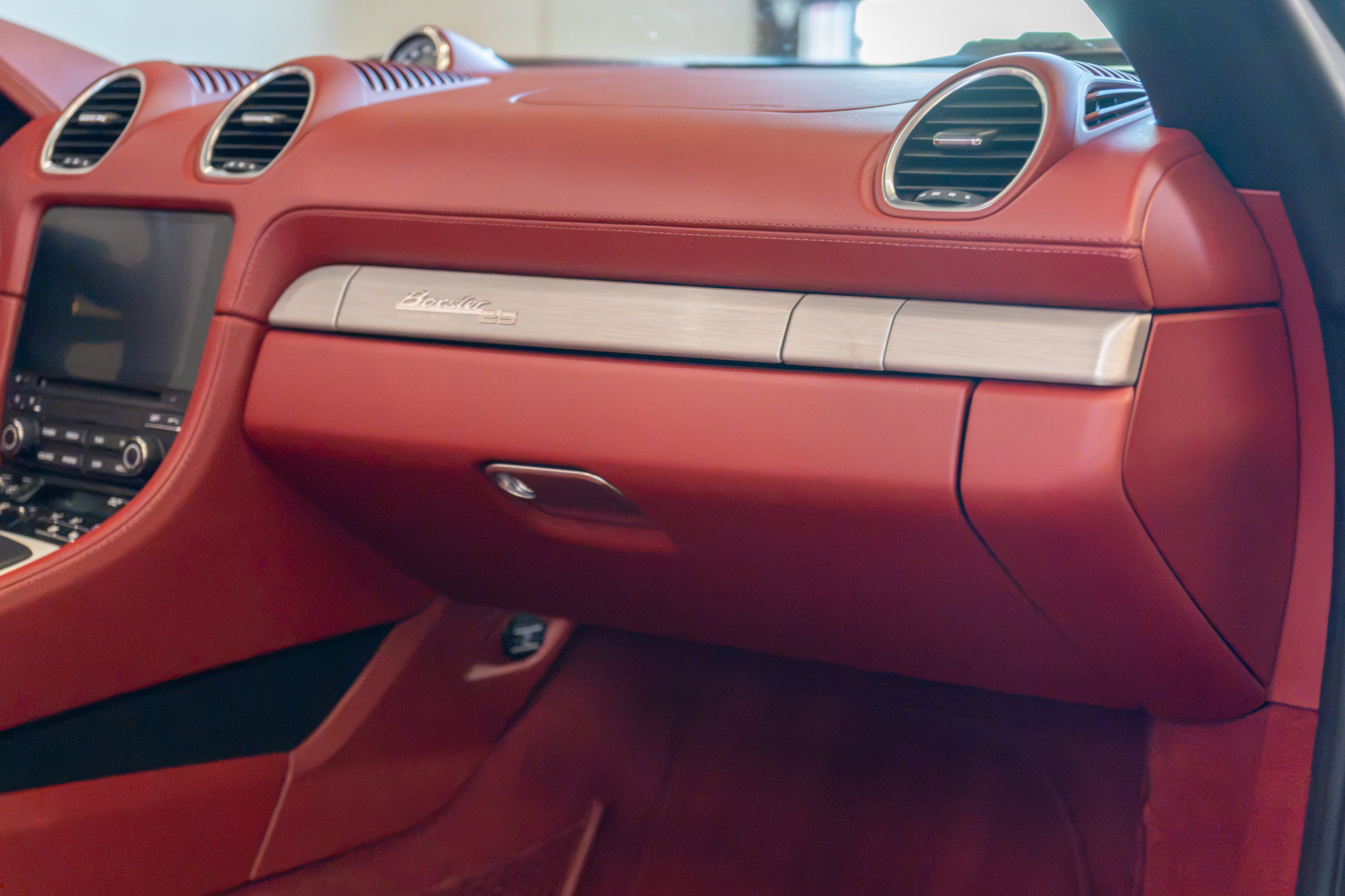Used 2021 Porsche 718 Boxster RWD image 47