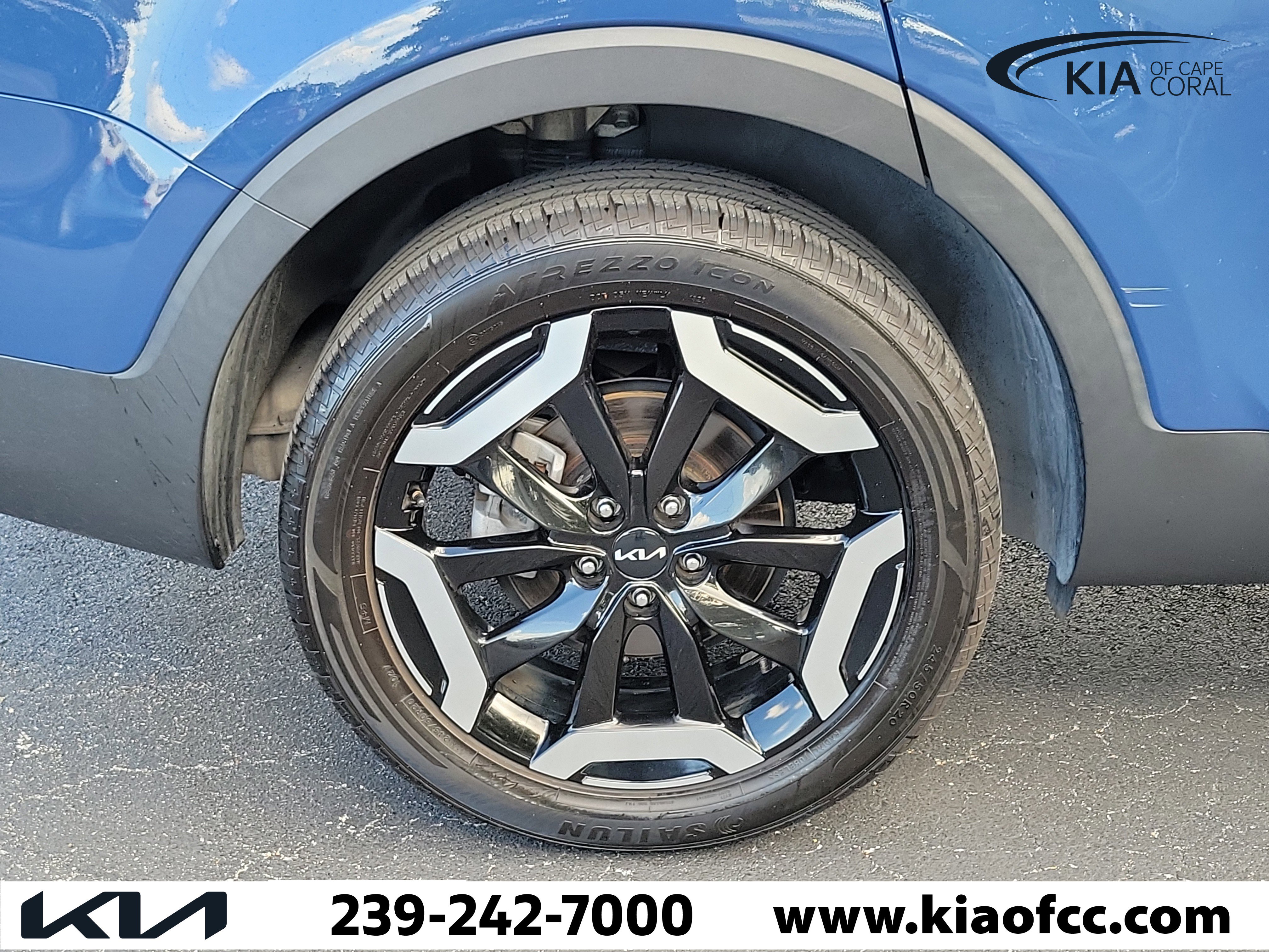 Used 2023 Kia Telluride S image 9