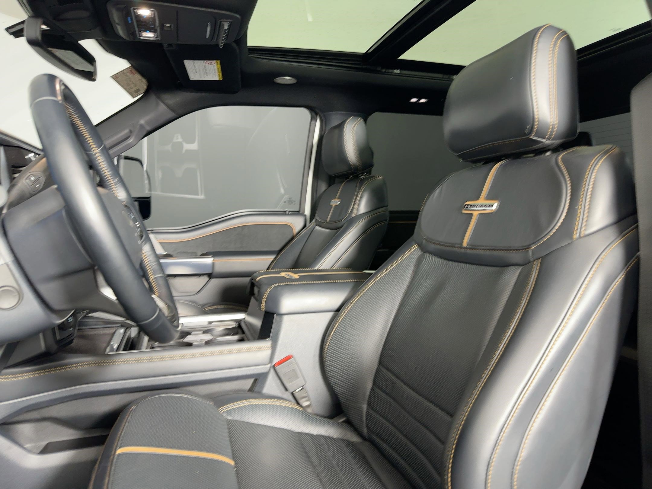 Used 2024 Ford F250 Platinum image 12