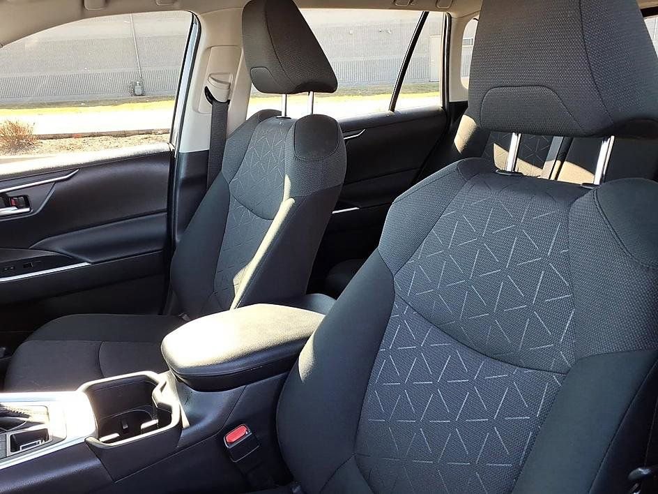 Used 2024 Toyota RAV4 XLE image 15