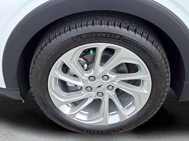 New 2027 Chevrolet Bolt LT FWD image 9