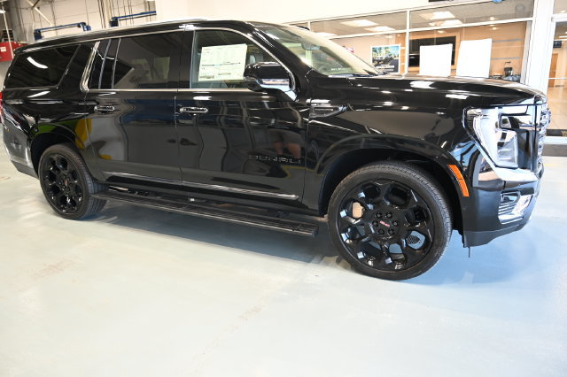 New 2026 GMC Yukon XL Denali Ultimate AWD/4WD image 8
