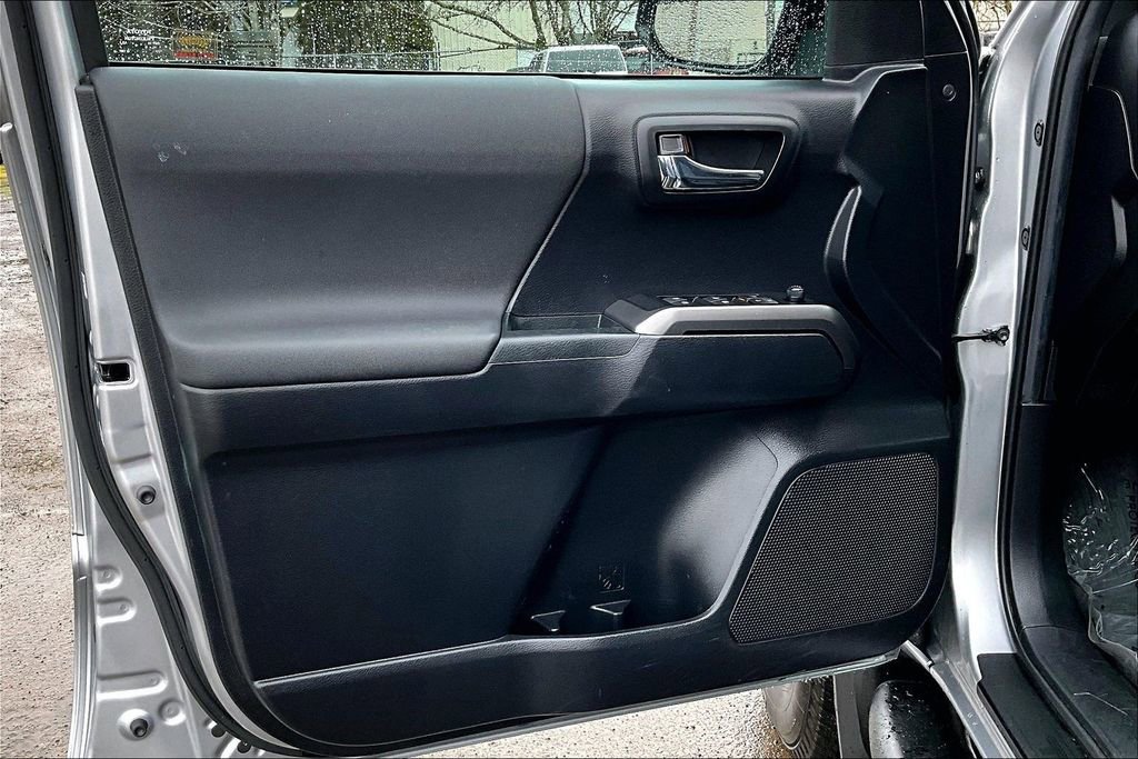 Used 2021 Toyota Tacoma TRD Off-Road w/ Technology Package image 23