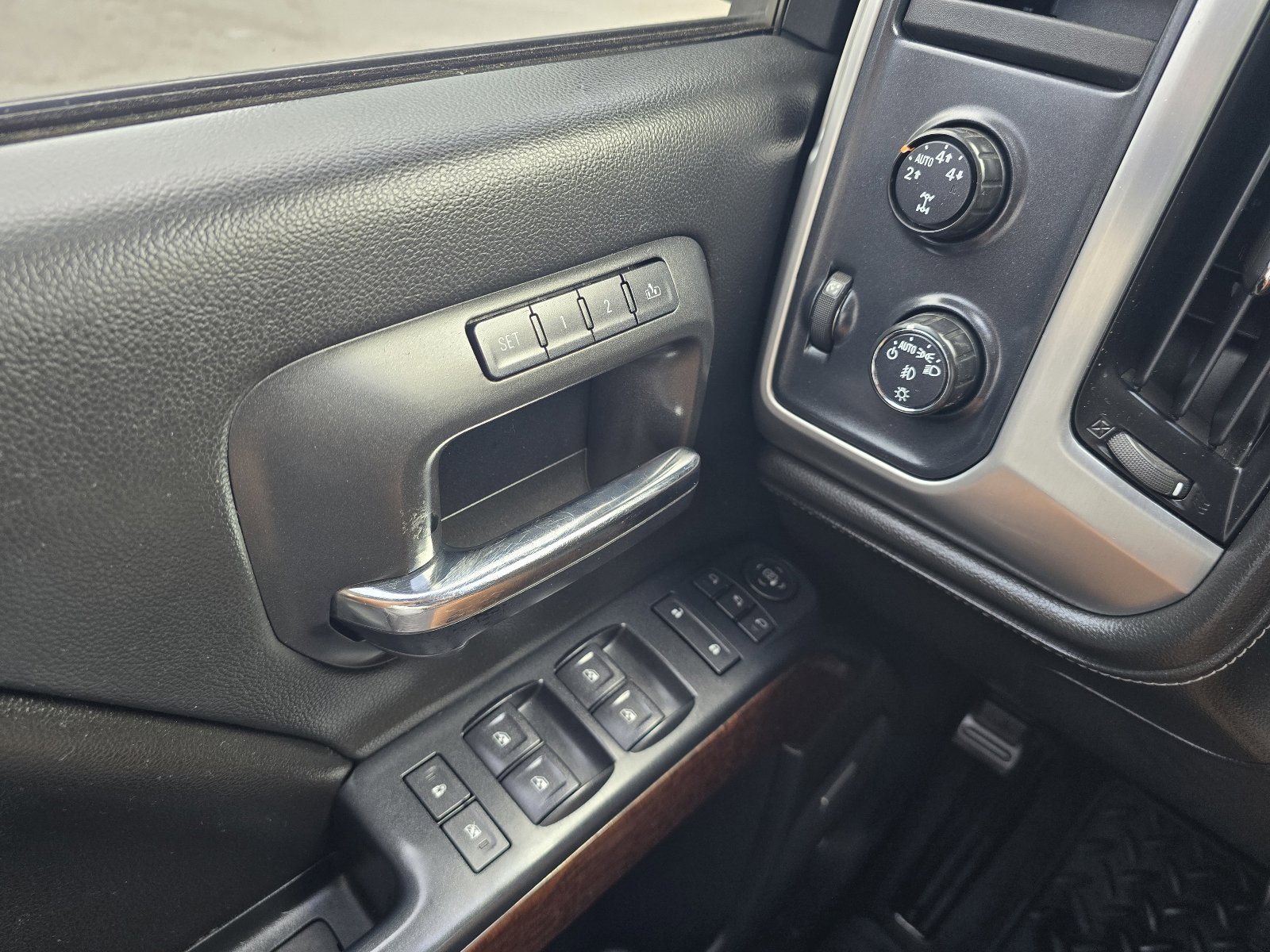 Used 2016 GMC Sierra 1500 SLT w/ SLT Premium Package AWD/4WD image 13