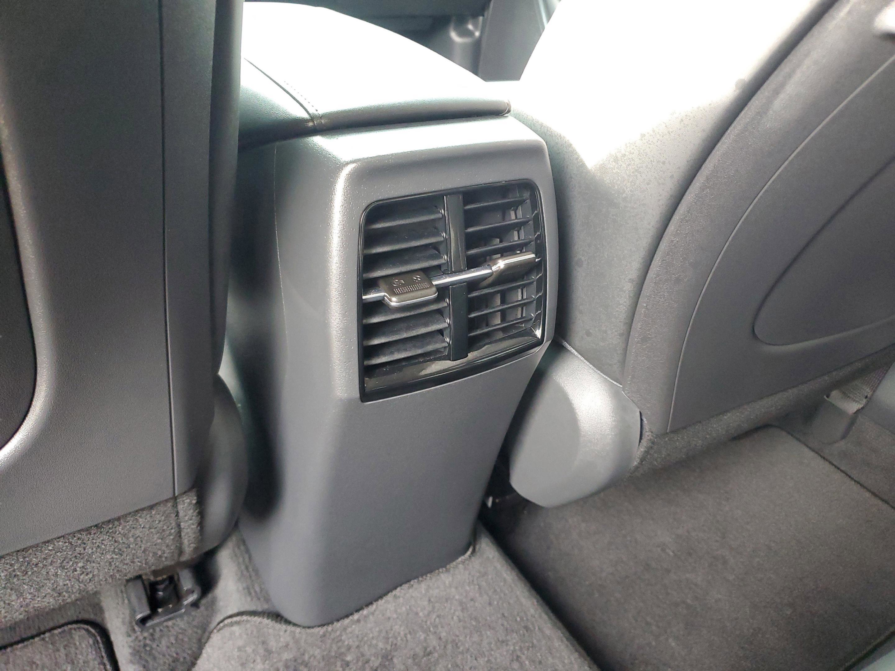 Certified 2024 Kia Niro SX Touring image 17