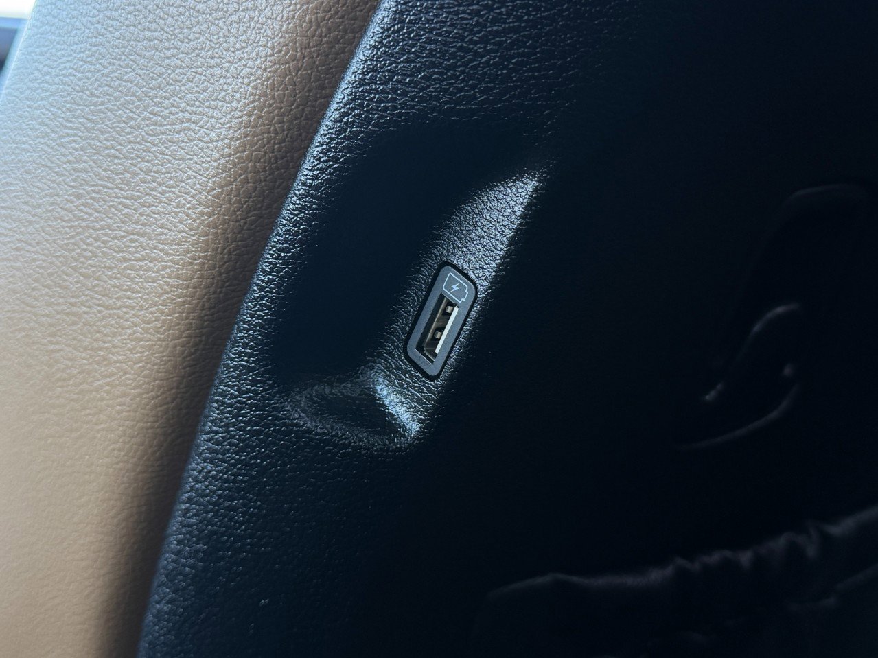 Used 2022 Kia Telluride SX image 35