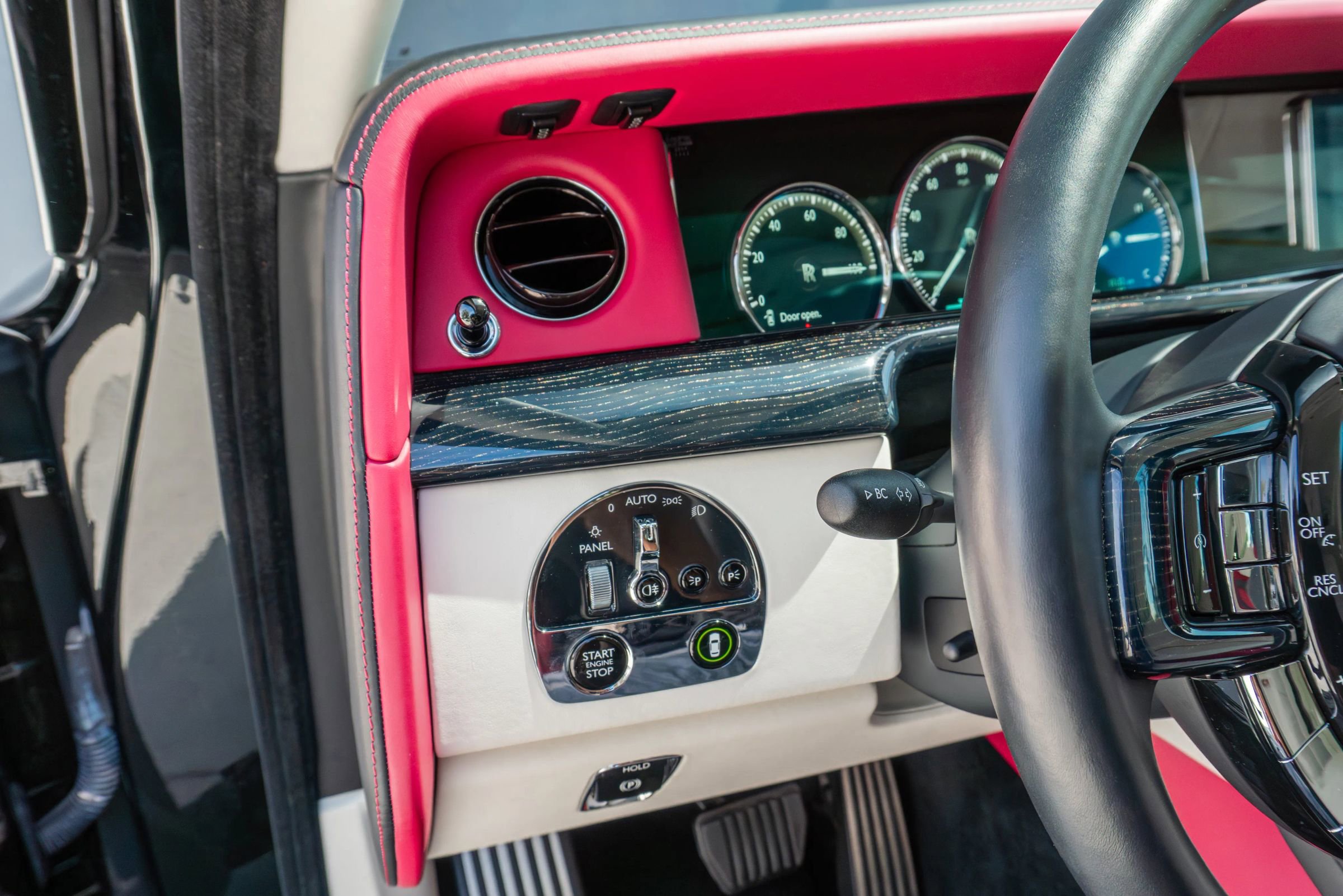 Used 2023 Rolls-Royce Phantom Sedan RWD image 77