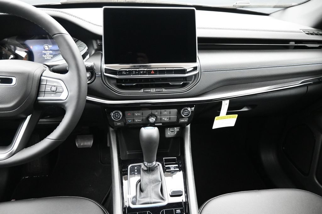 New 2026 Jeep Compass Latitude AWD/4WD image 5