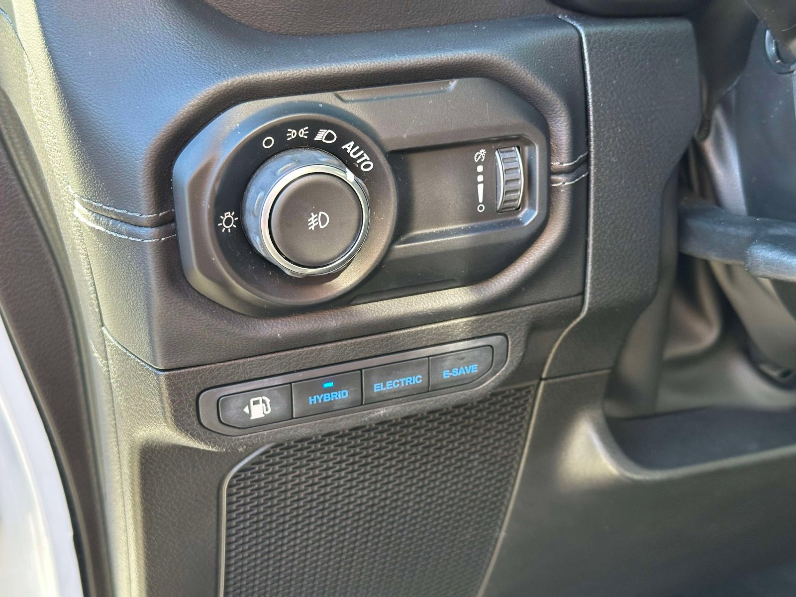 Used 2024 Jeep Wrangler High Altitude AWD/4WD image 20