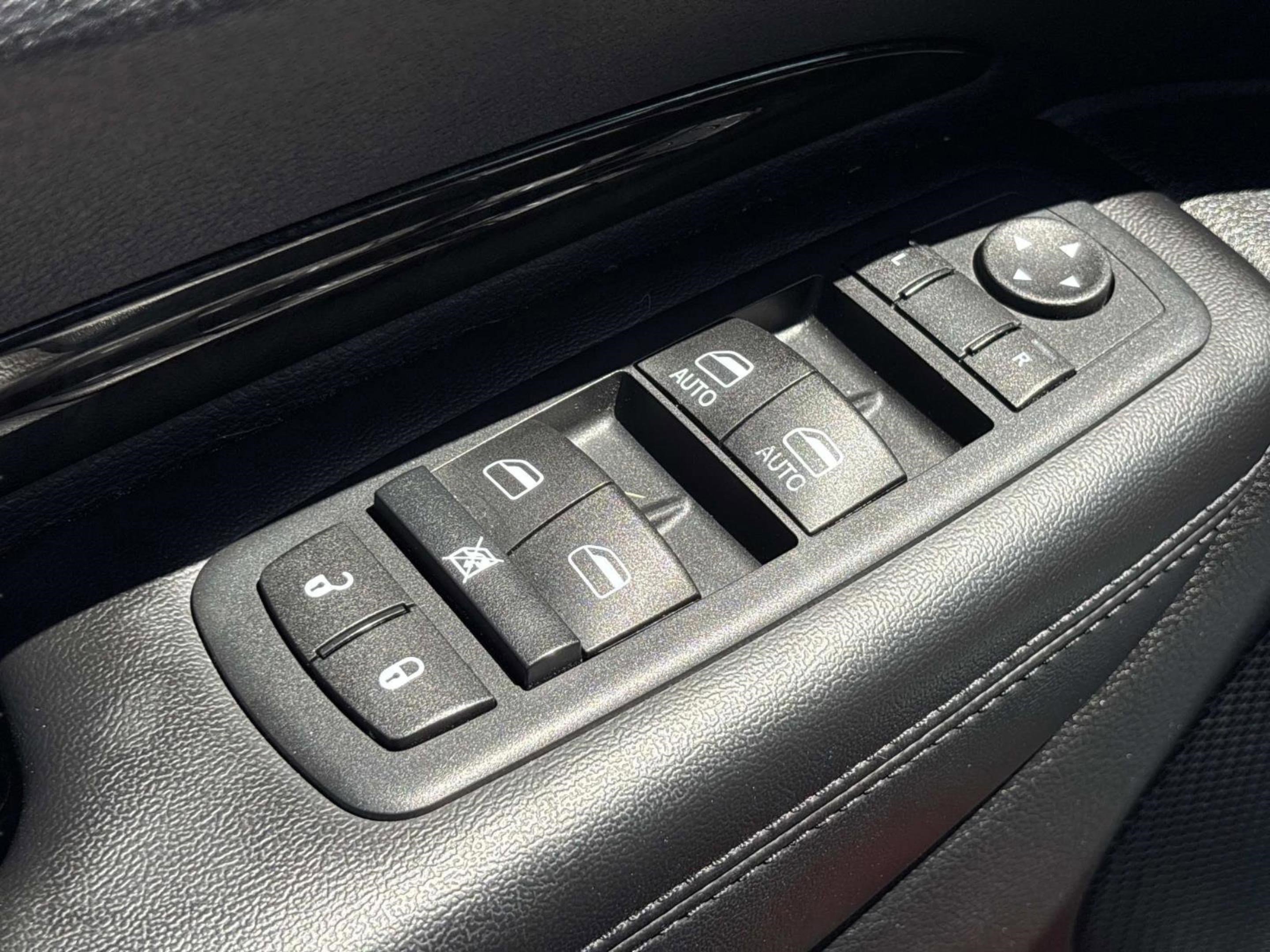 Used 2015 Dodge Durango Limited w/ Premium Group RWD image 25