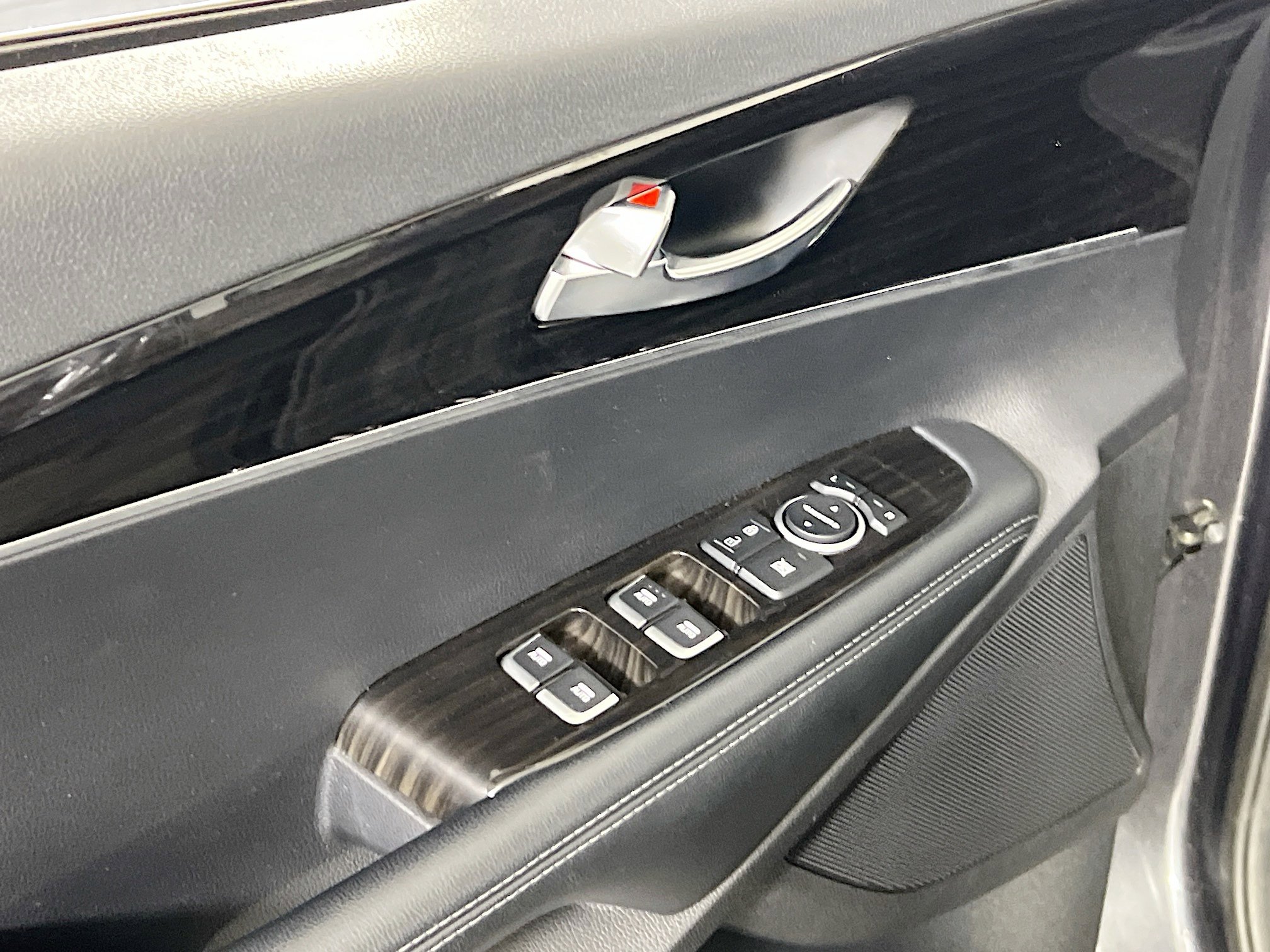 Used 2019 Kia Sorento LX image 17