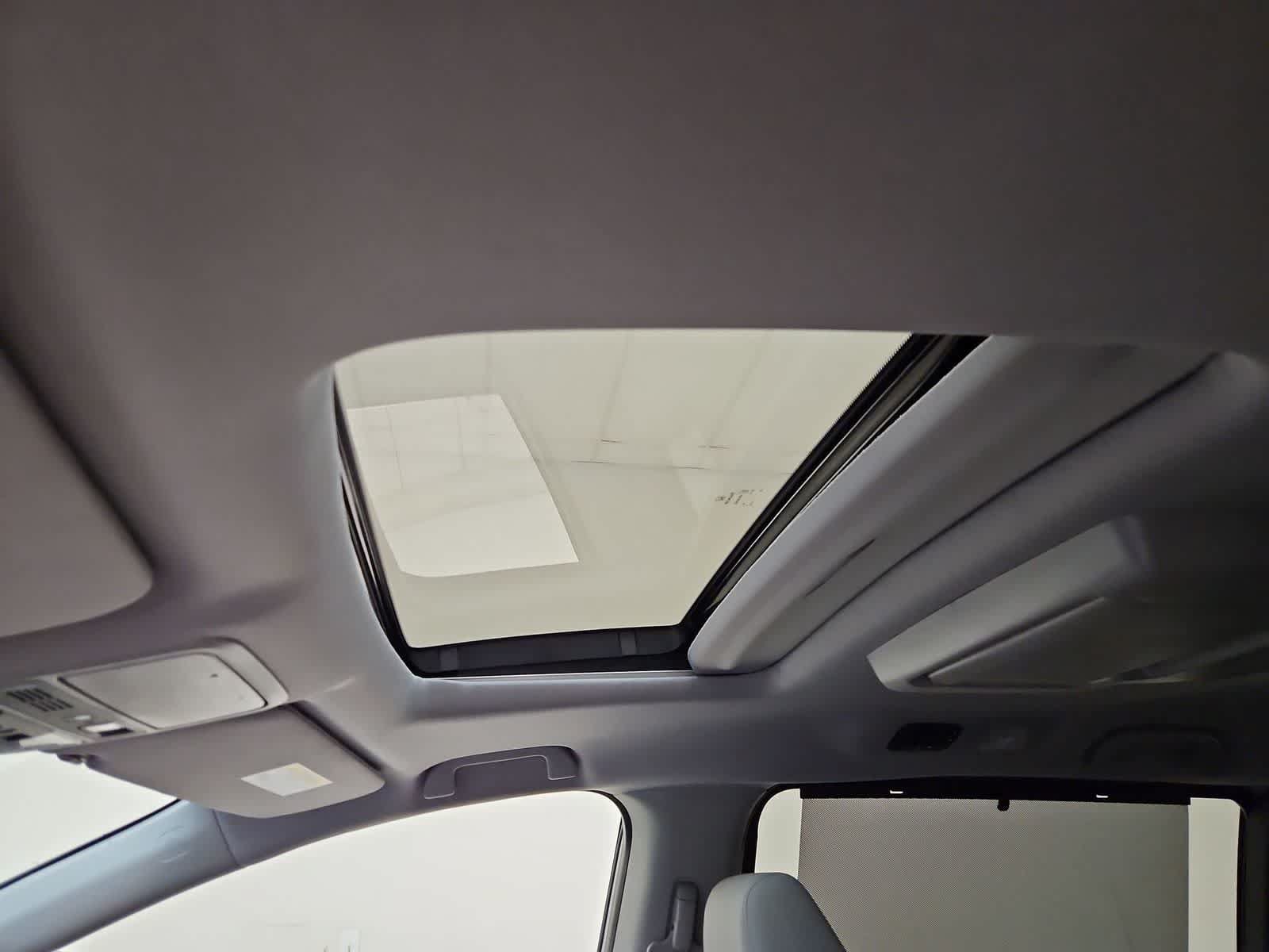 Certified 2023 Honda Odyssey Touring image 3