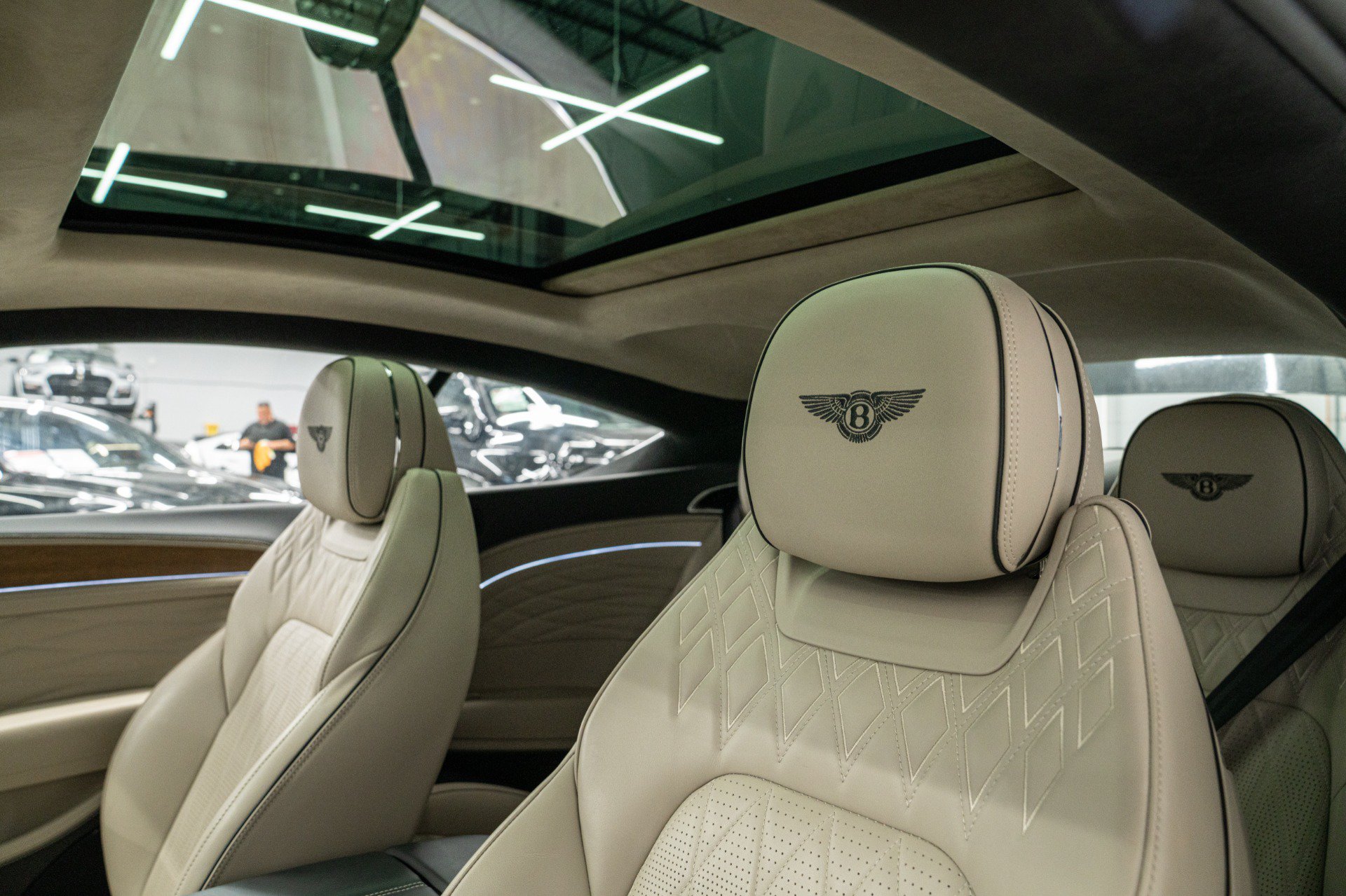 Used 2024 Bentley Continental GT V8 AWD/4WD image 17