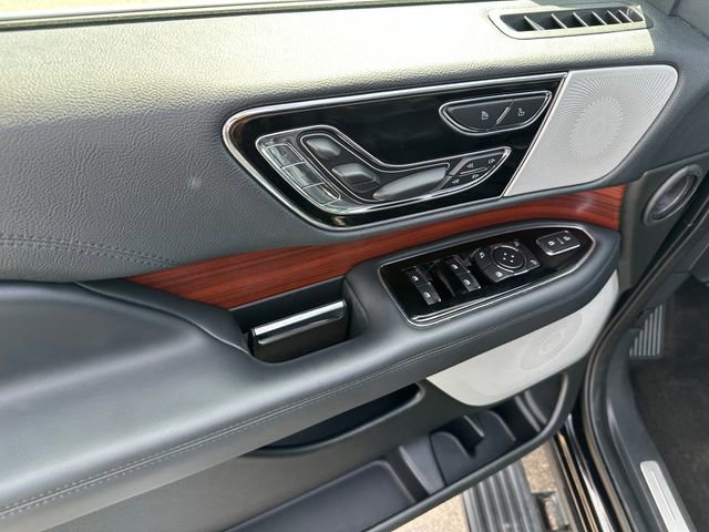 Used 2022 Lincoln Navigator Reserve image 24