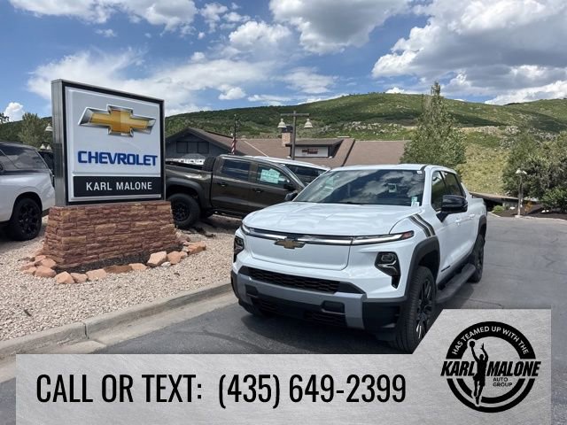 Used 2025 Chevrolet Silverado EV LT w/ LPO, Dark Package Plus image 1