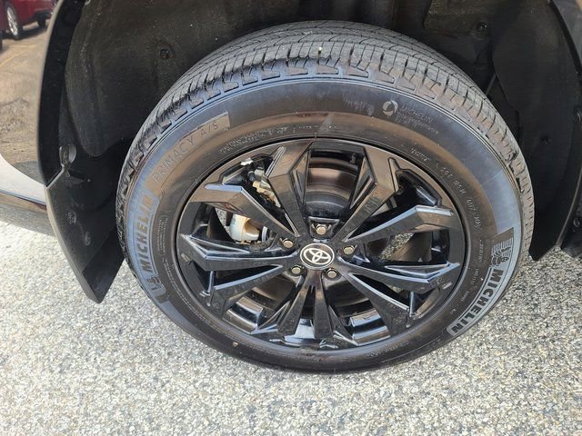 Used 2023 Toyota RAV4 SE image 33