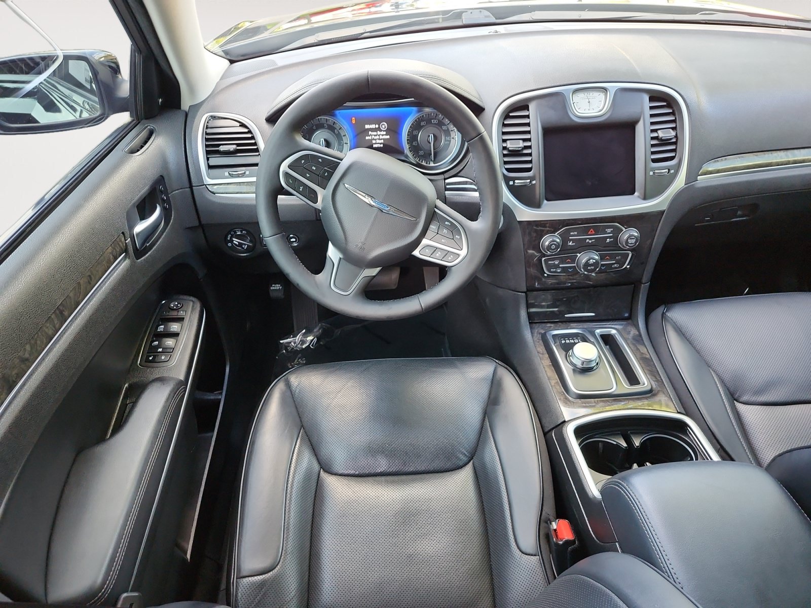 Used 2023 Chrysler 300 Touring L w/ Safetytec Plus Group RWD image 10
