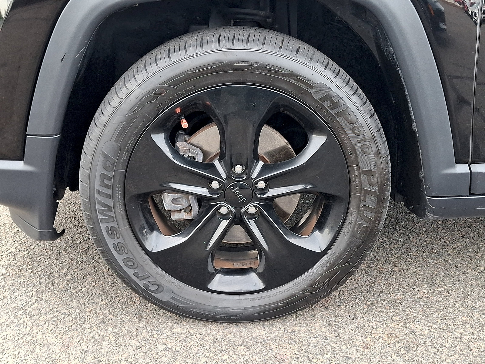 Used 2019 Jeep Compass Latitude FWD image 10